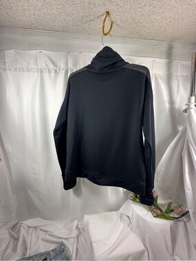 106 under armor, women’s black gray, cold gear, pull over, thumb hole,